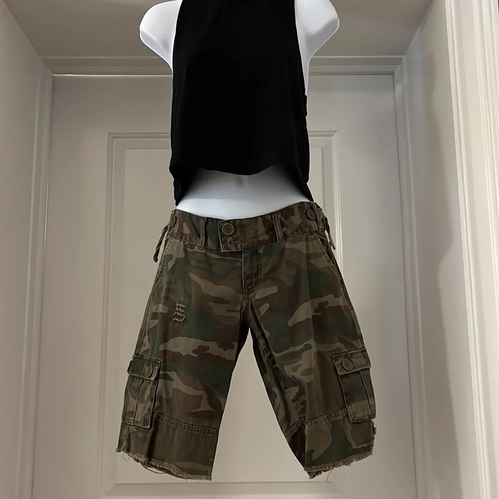 Billabong knee length camo cargo shorts size 5 - Picture 4 of 5